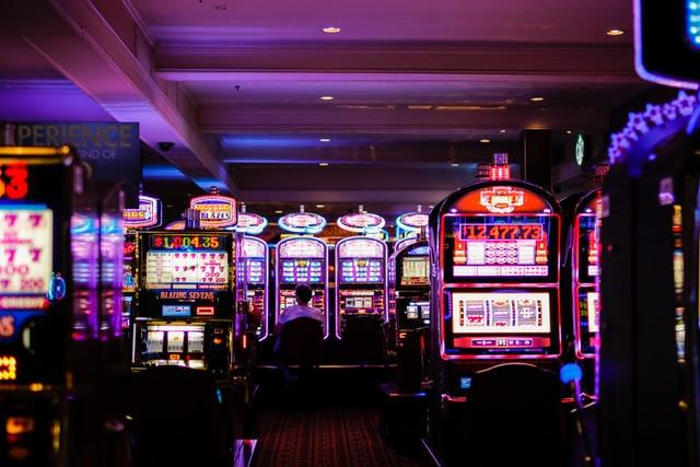 how casinos in las vegas make money